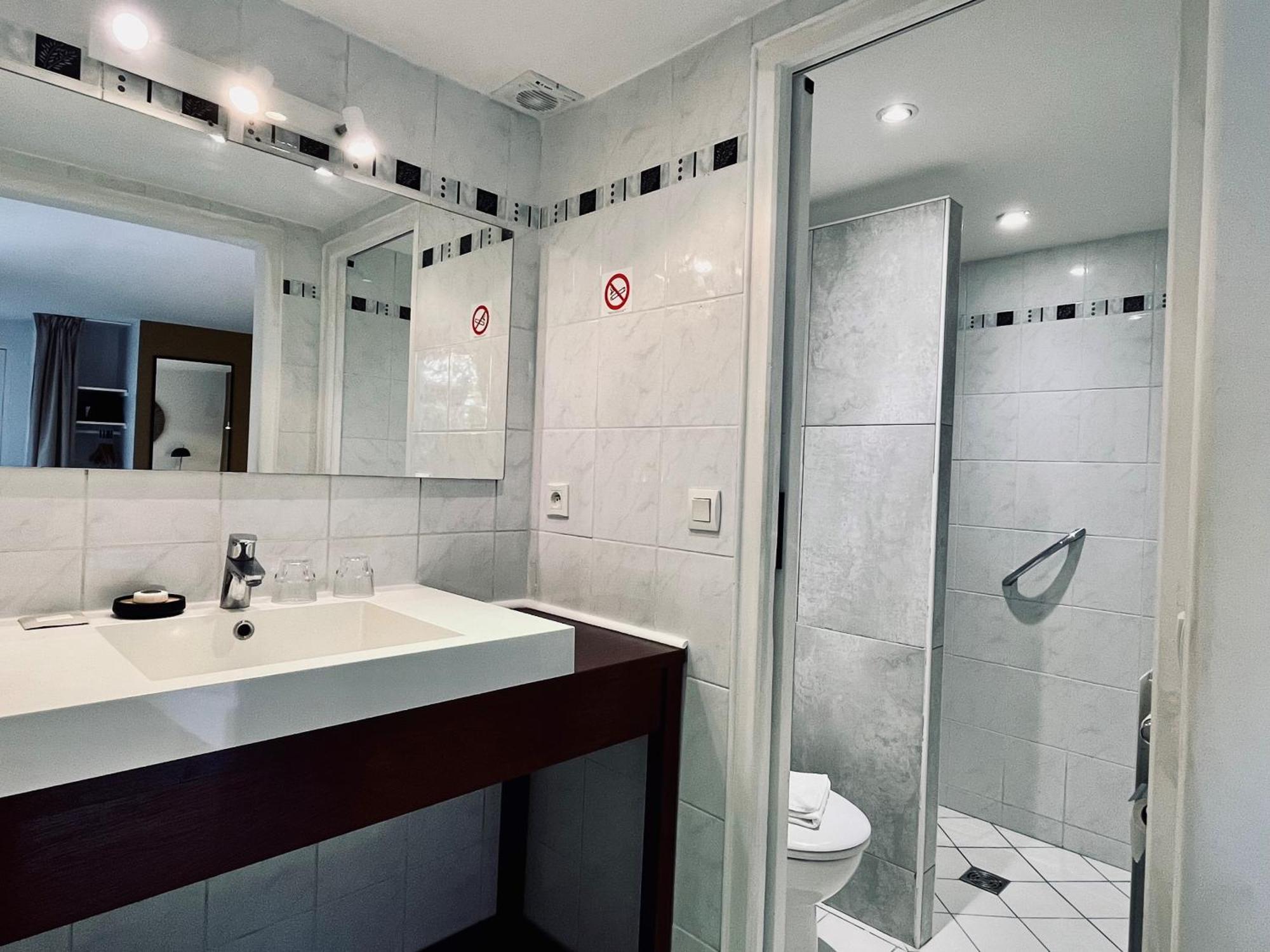 Hotel Le Patio - Deauville Room photo